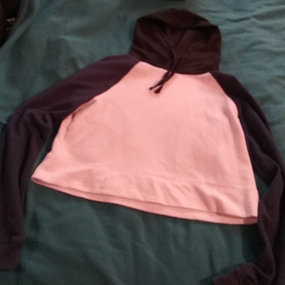 Cropped hoodie white blue grey.